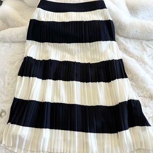 J.CREW. Midi Skirt. Size 2P. J. Crew.